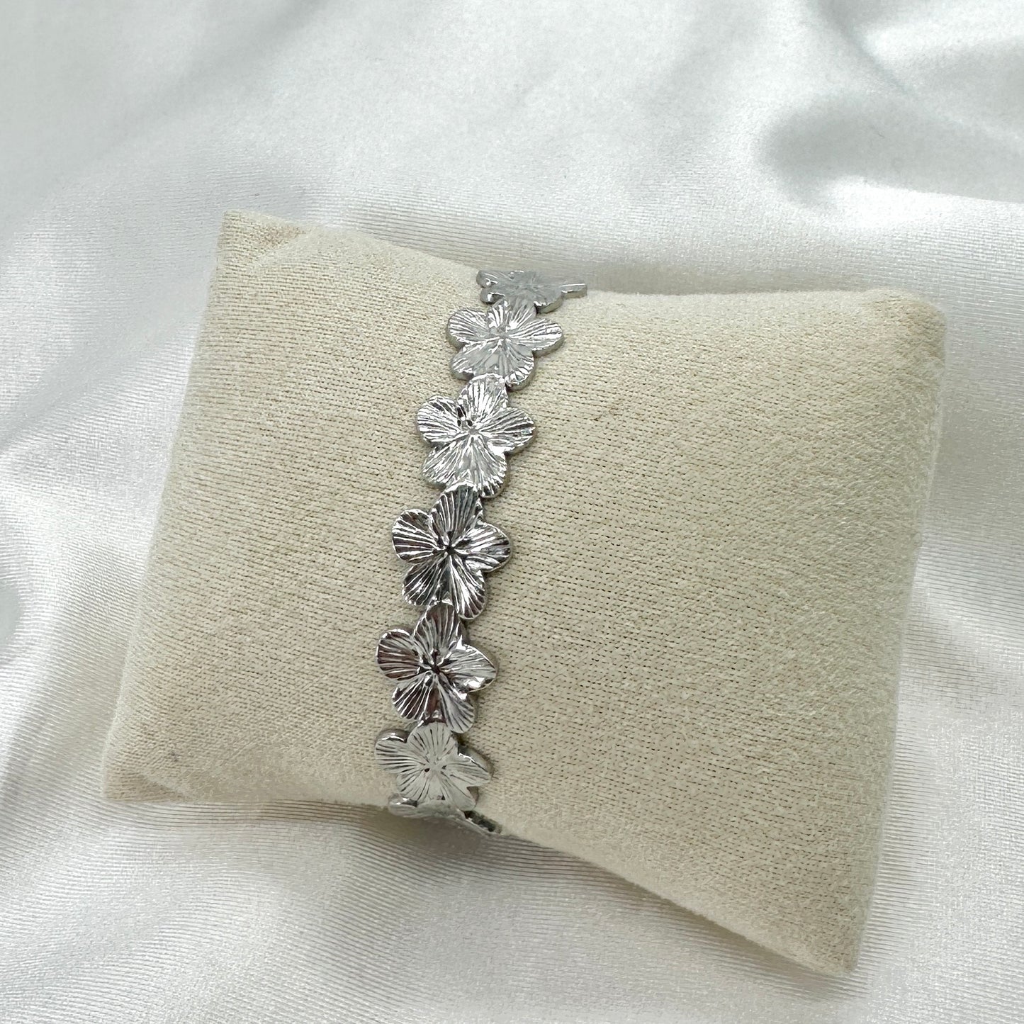 Flower Bracelet small