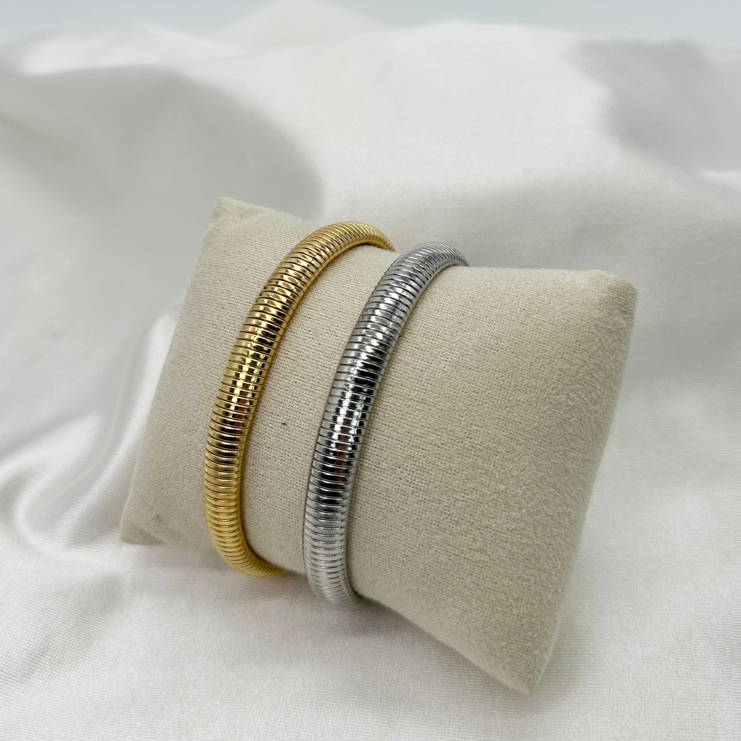 Essential Bangle 8mm