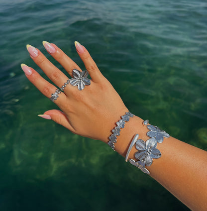 Flower Bracelet small